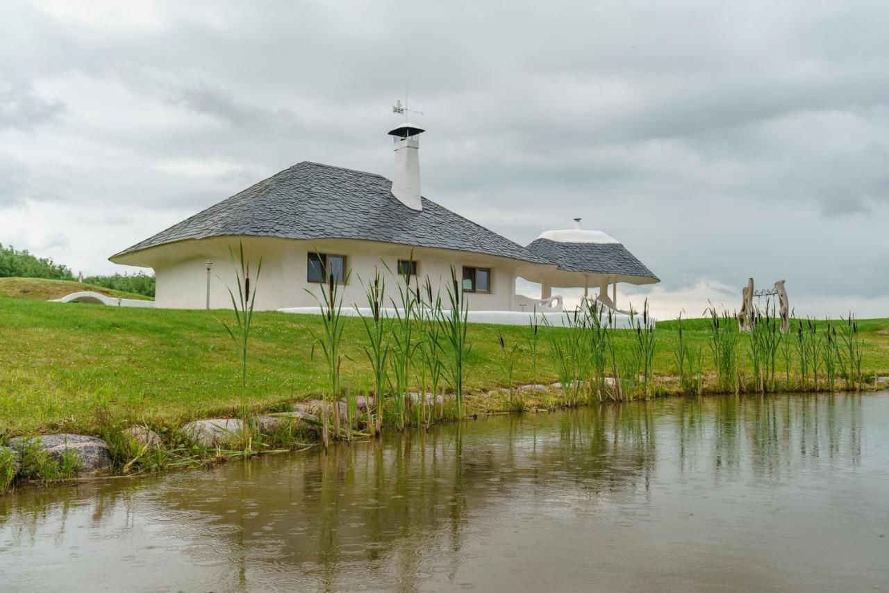 Апартаменты Unique eco-friendly straw house 